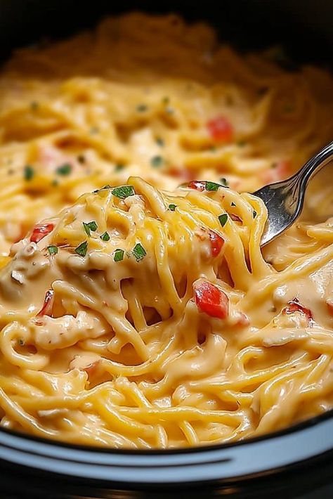 Creamy Crockpot Chicken Spaghetti - Home Chef World Crockpot Chicken Spaghetti Healthy, Slow Cooker Cheesy Chicken Spaghetti, Chicken Tetrazzini Crockpot, Easy Chicken Crockpot Dump Recipes, Crockpot Dump Recipes Chicken, One Pot Meals Crockpot, Grilled Chicken Crockpot Recipes, Thick Chicken Noodle Soup Crockpot, Chicken Spaghetti Recipe Pioneer Woman