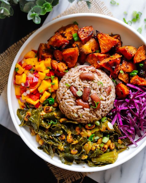 VEGAN JAMAICAN BOWL - Plant-Based Passport Plant Based Vegan Meals, Plant Based Sunday Dinner Ideas, Jamaican Recipes Vegetarian, Vegan Whole Food Meals, Healthy Jamaican Food, Healthy Vegan Dinner Ideas, Vegetarian Carribean Food, Vegetarian Jamaican Food, Veggie Based Dinner