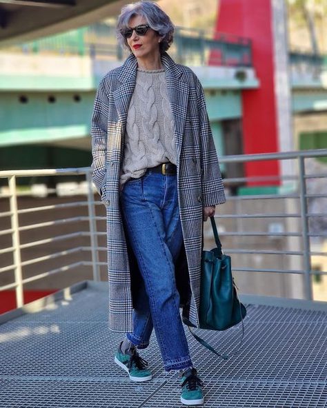 Carmen Gimeno, 50s Women, Fifties Fashion, Fall Winter Wardrobe, Adidas Gazelle, Everyday Wardrobe, Winter Wear, Moda Fashion, Simple Outfits