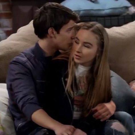 Awww Josh is giving Maya a sweet tender kiss on Maya's head and she likes it true love Josh And Maya, Joshua Matthews, Girl Meets World Cast, Maya Girl, Cory Matthews, Maya Hart, Tender Kiss, Country Relationship Goals, Country Relationships