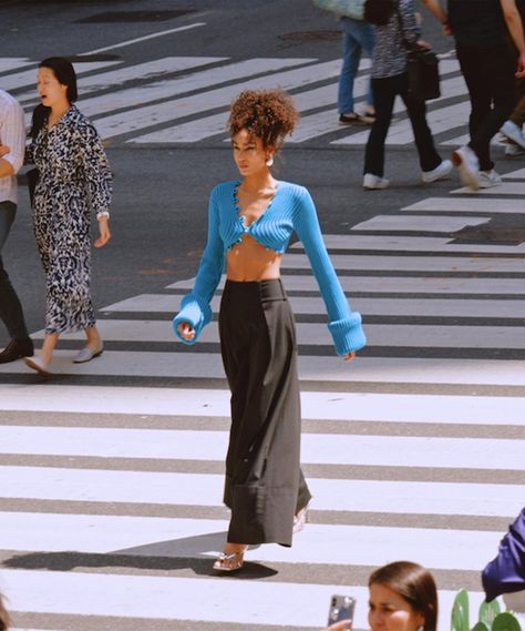 Black Fashion Influencers, Black Women In The 90s Fashion, 90s Black Women Fashion, Black Women 90s Fashion, 90s Black Fashion, 90s Fashion Black Women, Black Women Streetwear, Elwood Clothing, Black 90s Fashion