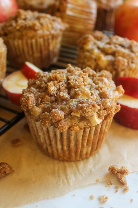 Apple Banana Bread Muffins - Sungrown Kitchen Pumpkin Banana Bread Muffins, Apple Breakfast Muffins, Banana Apple Muffins, Apple Banana Muffins, Apple Banana Bread, Pumpkin Banana Bread, Zucchini Banana Bread, Apple Breakfast, Prep Meals