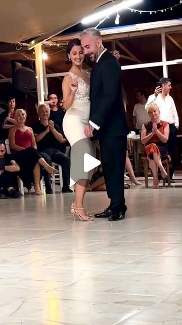 Salsa Dancing Aesthetic, Tango Dance Video, Tango Drawing, Happy Dance Video, Tango Dance Photography, Bachata Dance Video, Art Tango, Dance Video Song, Tango Dancing