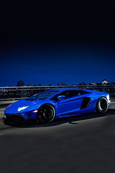 DOITLIGHTSON Kereta Sport, Blue Lamborghini, Tmax Yamaha, Lamborghini Cars, Blue Car, Sweet Cars, Best Luxury Cars, Fancy Cars, Italian Cars