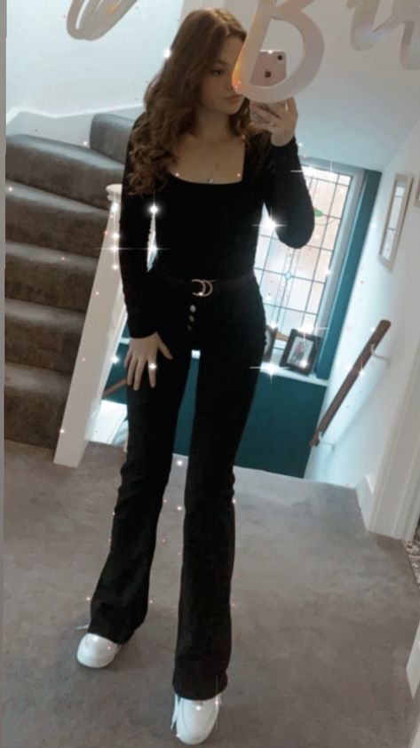 Flare Jeans And Black Top Outfit, Black Denim Flares Outfit, Blake Flare Jeans Outfit, Flared Jeans Going Out Outfit, Black Bootcut Jeans Outfit Aesthetic, Black Bootcut Jeans Outfit Winter, How To Style Black Bootcut Jeans, What To Wear With Black Flare Jeans, Black Flare Jeans Outfit Summer