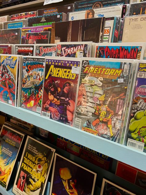 Vintage Comic Book Aesthetic, Marvel Comic Books Aesthetic, Comic Shop Aesthetic, Comic Book Store Aesthetic, Comic Con Aesthetic, Andie Walsh, Bestie Aesthetics, Comic Book Aesthetic, Geek Aesthetic