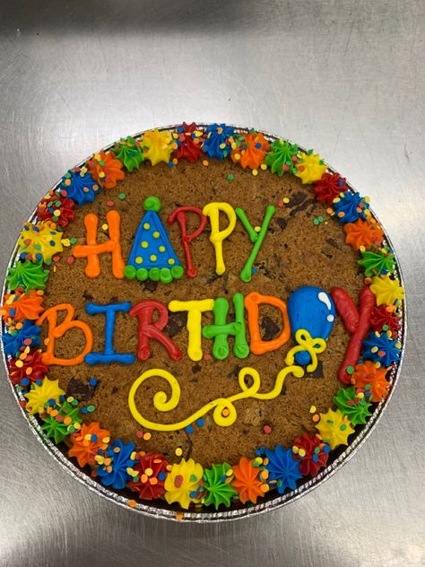 Cookie Cakes Decorated Birthday, 21st Birthday Cookie Cake Ideas, Fun Sheet Cake Decorating Ideas, Cookie Slices Decorated, Birthday Cookie Cake Designs For Men, Birthday Cookie Cake Ideas, Easy Cookie Cake Decorating Ideas, Easter Cookie Cake Designs, Message Cookies Ideas