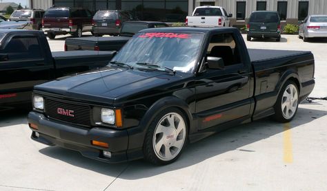 GMC Syclone, Wheel Arch's Raised, Larger Rims And Lowered. S10 Chevrolet, Gmc Syclone, S10 Truck, Chevy Luv, Bagged Trucks, Gmc Sonoma, S10 Blazer, Mini Truck, Chevy S10