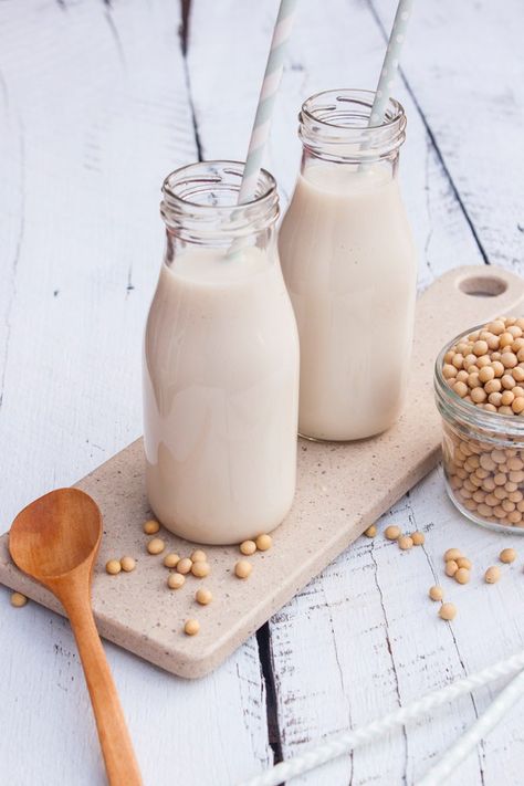 Soy Milk Recipes, Tiger Nut Milk, Homemade Soy Milk, Homemade Tofu, Soy Recipes, Soy Beans, Vegan Milk, Soya Bean, Food Product