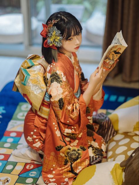 Orange Kimono, Traditional Asian Dress, Kimono Japan, Princess Photo, Beautiful Kimonos, Character Poses, Japanese Outfits, Traditional Fashion, Pose Reference Photo