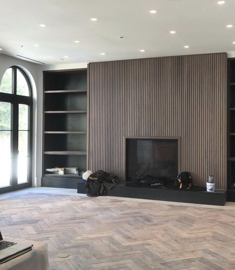 Ribbed Wood Fireplace, Ribbed Tile Fireplace, Fluted Wood Fireplace Wall, Black Fluted Fireplace, Porcelain Fireplace Wall, Fireplace Tv Ideas, Black Fluted Fireplace Wall, Plaster Fluted Fireplace, Amber Interiors Fireplace