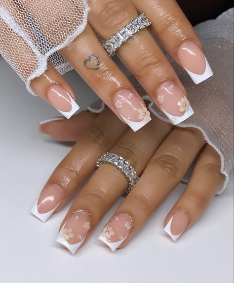 Unique Short French Tip Nails, White French Tip Nails Short With Design, Short Fresh Tip Nails, White Short French Tip Nails With Design, Short French Tip Nails With Gems, French Tip Natural Nails With Design, Short Cute Nails Square, Short Cute Nails French Tips, French Tip With Small Design