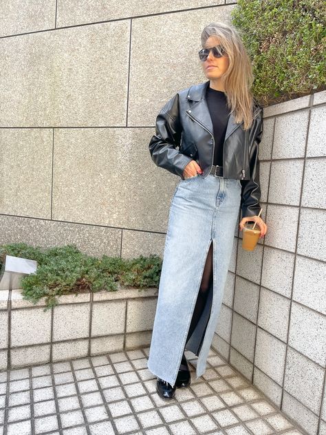 loving this long denim skirt trend so much! i made it a little more winter-appropriate for walking around Tokyo by adding thick black tights under the skirt. i also wore loafers with it since we were walking all day, but i think this look would work really well with denim boots too. you can pair a maxi denim skirt with your favorite coat, a great knit, and some ankle boots, and you're ready to go. Skirt Outfit For Winter, Denim Skirt With Boots, Denim Skirt Tights, Skirt Tights Outfit, Tokyo Winter Outfit, Denim Maxi Skirt Outfit, Tokyo Outfits, Denim Skirt Black, Smart Outfits