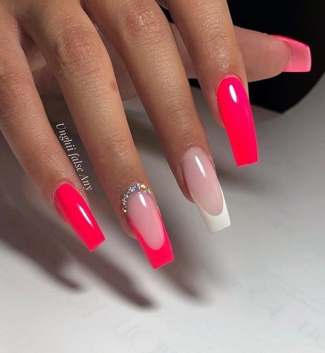 Medium Acrylic Nails Coffin Ideas Summer, Nail Design Gel Polish, Summer Nails 2023 Coffin, Nail Summer 2024 Trends, Acrylic Nails Ideas, Neon Pink Nails, Neon Acrylic Nails, Casual Nails, Classy Acrylic Nails