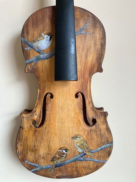 Violin Art Painting, Painted Violins, Violin Artwork, Painted Violin, Violin Painting, Violin Design, Violin Art, Painted Things, Painted Birds