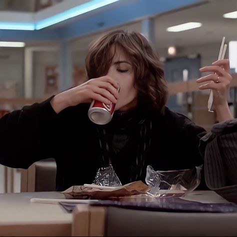 Allison Breakfast Club, Allison Reynolds, Breakfast Club Movie, Clubbing Aesthetic, I Love Cinema, The Breakfast, The Breakfast Club, Iconic Movies, Movies And Tv Shows