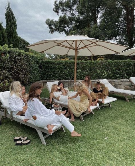 Classy Champagne Aesthetic, Hamptons Aesthetic, Hamptons Summer, Money Girl, Super Rich Kids, Rich Family, Future Lifestyle, Inclusive Resorts, Rich Kids