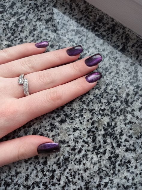 Purple Cat Eye Nails Short, Dark Purple Cat Eye Nails, Cat Eye Nails Purple, Purple Cat Eye Nails, Dark Purple Nails, Eye Nail Art, Short Almond Nails, Eye Nails, Short Square Nails