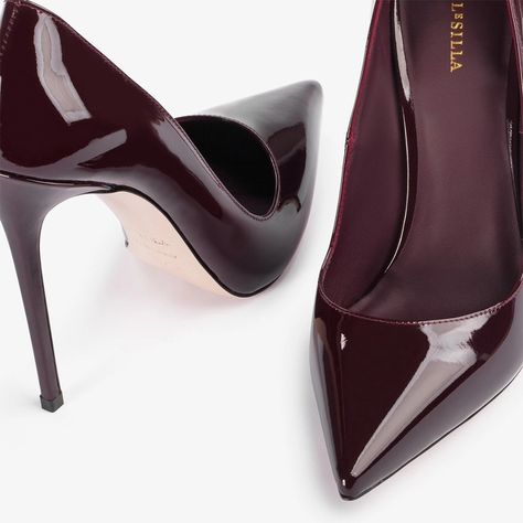 Cherry red patent leather pump - Le Silla Elegant Shoes Heels, Elegant Sneakers, Burgundy Pumps, Luxury Heels, Burgundy Heels, Shoes Heels Classy, Footwear For Women, Elegant High Heels, Shoes Outfit Fashion