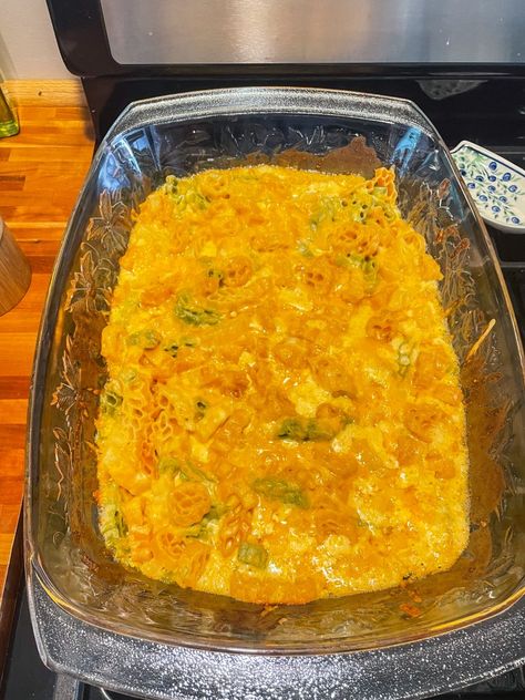 Tuna Noodle Casserole Easy, Extra Sharp Cheddar, Celebrity Recipes, Colby Jack, Louisiana Recipes, Mac And Cheese Recipe, Snoop Dog, One Pot Dishes, Tasty Vegetarian Recipes