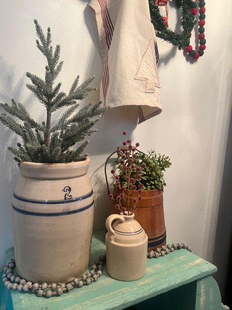 Antique Crock Christmas Decor, Small Crock Decor, Vintage Crock Decorating Ideas, Crock Christmas Decor, Christmas Crock Decorating Ideas, Crock Decorating Ideas, Decorating With Crocks, Crock Ideas, Red Wing Crocks