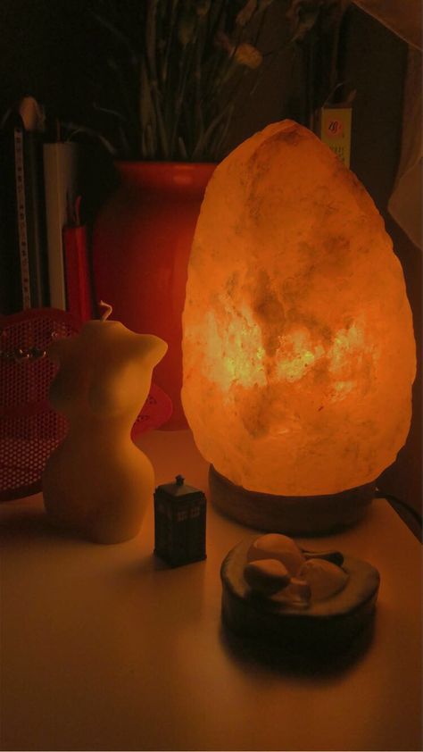 Salt Lamp Drawing, Salt Lamp Living Room, Himalayan Salt Lamp Aesthetic, Salt Lamp Aesthetic, Lamp Drawing, Lamp Aesthetic, Crystal Bedroom, Rock Lamp, Salt Therapy