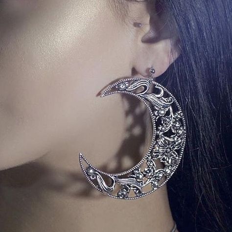 ECLIPSE. Huge Floral Crescent Earrings Big Silver Earrings, Septum Piercing Jewelry, Witch Earrings, Crescent Earrings, Silver Jewelry Design, Pierced Jewelry, Silver Jewelry Pendant, Antique Earrings, Beauty Items