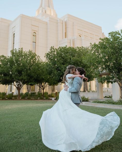 the decker’s 💛 • • bridal photos like these are exactly why I encourage my lds couples to book a separate bridal session apart from their wedding day! temple exits can be hectic, and typically there’s not a lot of room to take intentional time and focus on photos of just you & your love. bridals sessions are not only perfect for documenting your first look, but for taking the stress off of bridal photos on your actual day too 🫶🏻 it was so nice to walk around the temple ground with madison ... Mesa Temple Wedding Photos, Mormon Wedding Photos, Mesa Temple Wedding, Lds Wedding Photos, Lds Marriage, Temple Wedding Pictures, Wedding Planning Pictures, Honey Ideas, Temple Wedding Photos