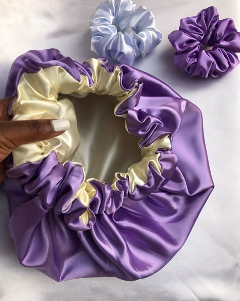 Bonnet Aesthetic, Silk Hair Bonnets, Hair Washing Routine, Satin Bonnets, Lip Gloss Homemade, Diy Hair Scrunchies, Diy Hair Accessories Ribbon, Hair Supplies, Satin Bonnet