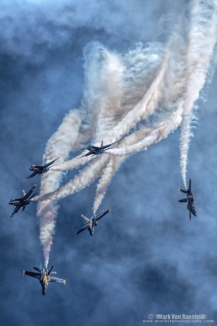 Blue Angels Delta Loop Break Friday practice show at the 2016 Reno Air Races and Air Show. Angels Photography, Blue Angels Air Show, Blue Angles, Reno Air Races, Us Navy Blue Angels, Usaf Thunderbirds, Go Navy, Air Sports, Air Race