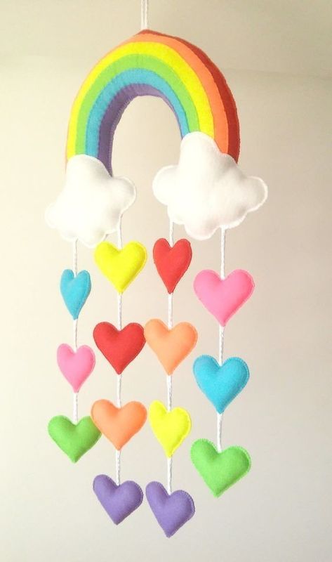 Baby Mobile Felt, Diy Baby Mobile, Baby Mobil, Felt Crafts Diy, Summer Crafts For Kids, Color Heart, Rainbow Crafts, Flower Ideas, Paper Crafts Diy Kids