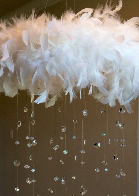 Feather Mobile, Princess Decorations, Mobile Baby, Lifestyle Motivation, Princess Baby, Diy Chandelier, Baby Princess