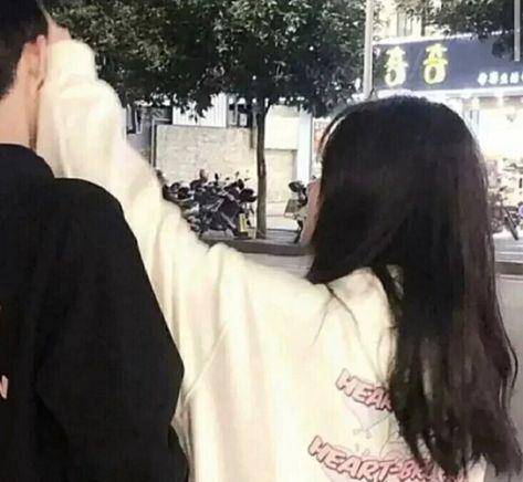 Fb Profile Photo, Cute Couple Dp, Ulzzang Couple, Korean Couple, Real Couples, Couple Cartoon, Cute Profile Pictures, Real Girls, Matching Profile Pictures