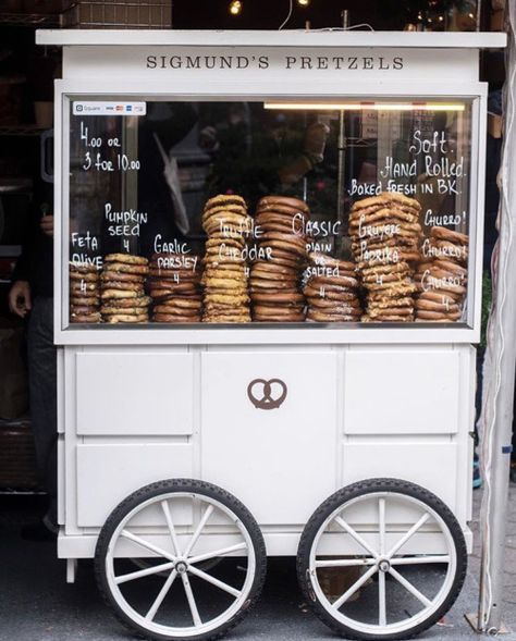 Photo | A Feminine Tomboy | Bloglovin’ Breakfast Food Truck, Gerobak Dorong, Truck Life, Food Cart Design, Food Truck Design, Coffee Carts, Food Stands, Food Stall, Bakery Shop