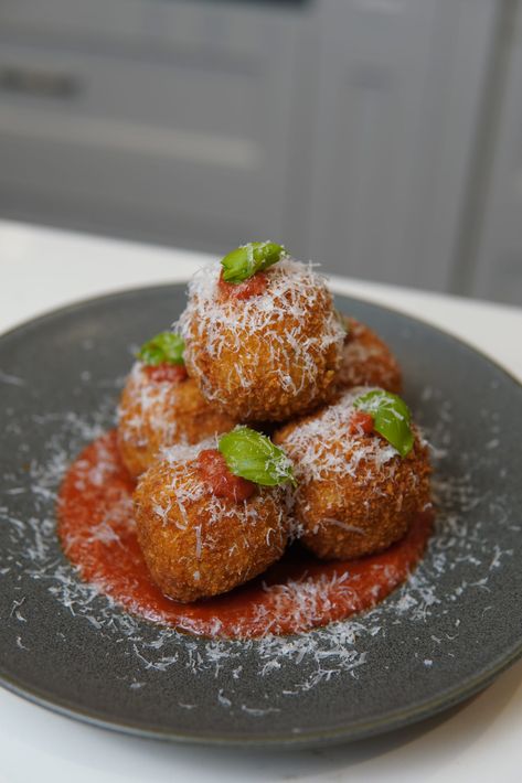 Mushroom arancini is a rich blend of flavors and textures that will have the holiday party going crazy. Full recipe here. Mushroom Arancini Recipe, Mushroom Arancini Balls, Aranchini Recipe, Mushroom Arancini, Sharing Plates, Cooking Risotto, Arancini Recipe, Presentation Tips, Italian Menu