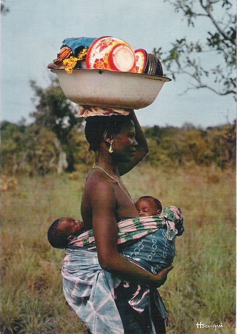 Black Motherhood, African Life, Cross Pictures, African Babies, I Love Being Black, African People, Amazing Nature Photos, Black Love Art, People Of The World