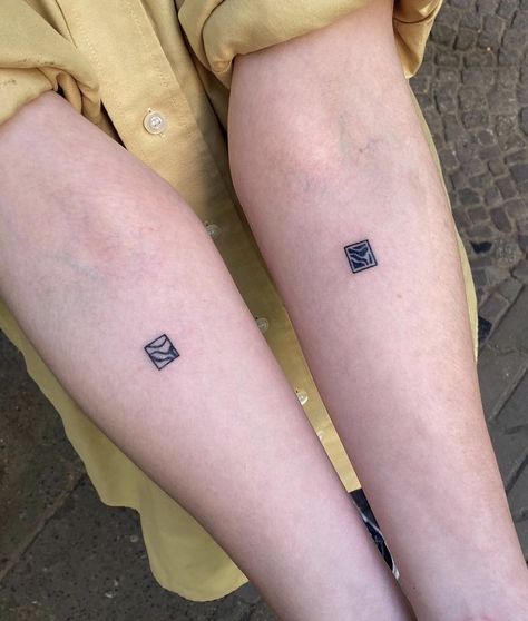 Abstract Tiny Tattoo, Frames Tattoo, Square Tattoos, Handpoke Tattoo Ideas, Frame Tattoos, Tile Tattoo, Tattoo Ideas Cute, Frame Tattoo, Square Tattoo