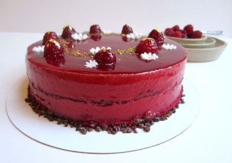 The most, Indulgent Chocolate Raspberry Entremet Recipe you'll ever need. Perfect to feed a crowd or for a special birthday. Raspberry Entremet, Entremet Recipe, Royal Icing Flowers, Cake Rack, Raspberry Mousse, Chocolate Sponge Cake, Raspberry Syrup, Feed A Crowd, Cake Board