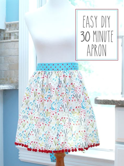 Easy DIY 30 Minute Apron. Maybe modify this by adding a panel to the apron to close it or by sewing 2 of the apron fronts together & this would make a cute skirt Easy Apron, Apron Tutorial, Diy Apron, Costura Diy, Beginner Sewing Projects Easy, Sewing Aprons, Aprons Patterns, Half Apron, Alfredo Sauce