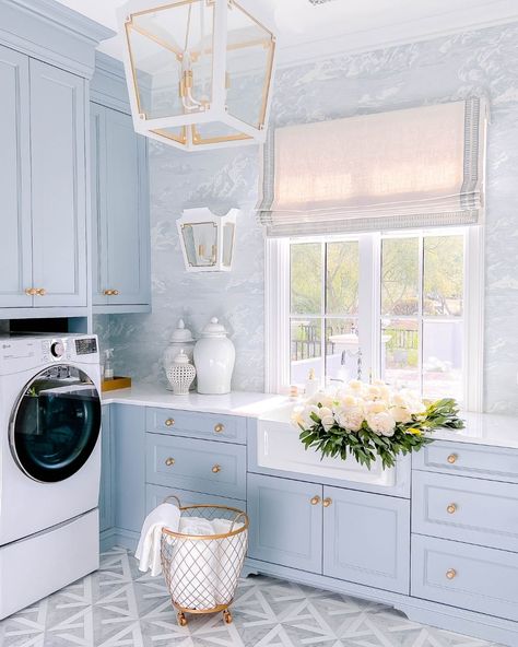 Armac Martin (@armacmartin) • Instagram photos and videos Pretty Laundry Room, Blue Laundry Rooms, White Laundry Rooms, Dream Laundry Room, White Laundry, Laundry Room Inspiration, Laundry Room Remodel, Laundry Mud Room, Rooms Reveal