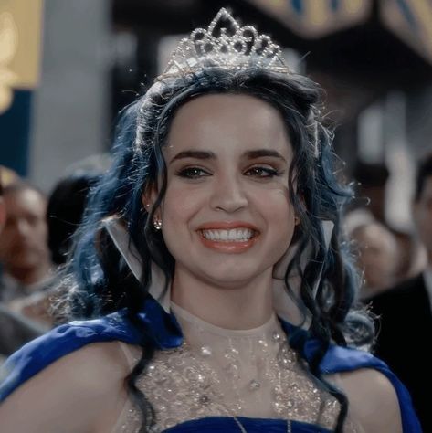 Evie Grimhilde Icons, Descendants Icons, Evie Grimhilde, Descendants Pictures, Evie Descendants, Descendants 4, Sophia Carson, Aesthetic Egirl, The Grinch Movie