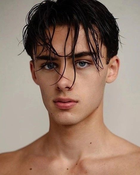 @wiliam.forever posted on Instagram • Sep 6, 2021 at 8:01am UTC Wet Hair Look Men, Boys Undercut, Wet Look Hair, William Franklyn Miller, Justin Bieber Posters, Men Photoshoot, Aesthetic People, 인물 사진, Wet Hair