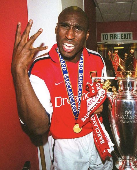 Retro Football Pictures, Retro Football Aesthetic, Vintage Football Aesthetic, Retro Football Wallpaper, Nathan Core, Sol Campbell, Black Britain, Arsenal Fc Wallpapers, Football Motivation