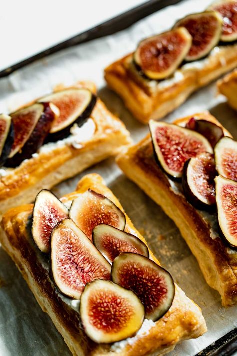 fig ricotta puff pastry tarts Ricotta Pastry, Fig Puff Pastry Dessert, Fig Danish, Fig Pastry, Fig Pastries, Honey Puffs, Fig Dessert, Fig Tart, Savory Dessert