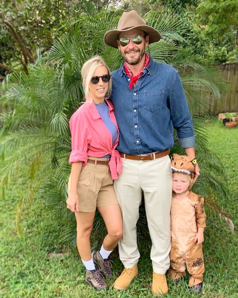 Family Of 3 Jurassic Park Costume, Jurassic Park Costume Couple, Jurassic Family Costume, Family Of 3 Halloween Costumes Jurassic Park, Jurassic Park Party Outfit, Dino Family Costume Ideas, Dinosaur Family Costume Ideas, Dino Halloween Costumes Family, Family Of 3 Halloween Costumes Dinosaur