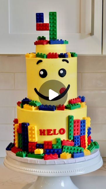 Lego Cakes For Boys, Lego Birthday Party Decorations, Lego Head Cake, Lego Themed Cake, Lego Birthday Cake, Lego Theme, Cake Tips, Lego Head, Bakers Gonna Bake