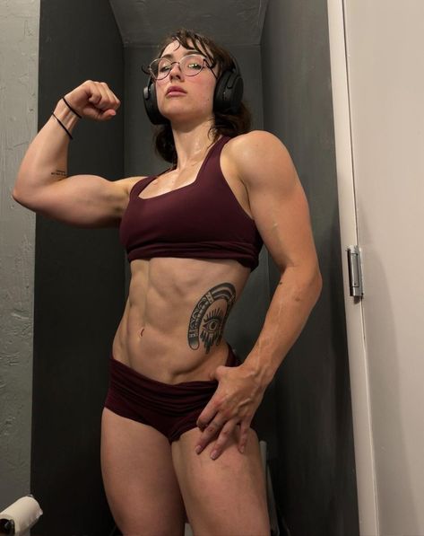 Drop Leg Holster, Buff Women, Beef Patty, Lean Beef, Fitness Inspiration Body, Muscle Girls, Real Girls, Muscle Women, Female Poses