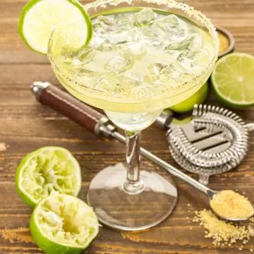 Applebees Margaritas, Applebee's Perfect Margarita Recipe, Applebees Perfect Margarita, Perfect Margarita Recipe, The Perfect Margarita, Fruit Margarita, Margarita Ingredients, Perfect Margarita, Orange Juice Concentrate