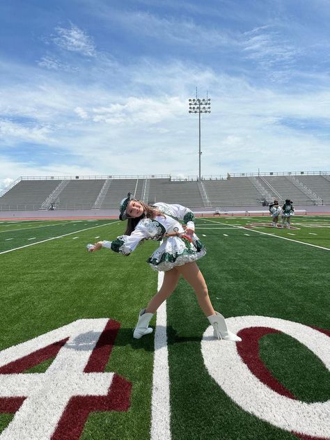 Team Picture Poses, Drill Team Pictures, Drill Team, Hilarious Photos, Team Pictures, Senior Night, Grad Pics, Junior Year, Trending Hairstyles