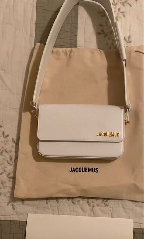 Le Carinu Bag, Jacquemus Bags, Jacquemus Bag, My Style Bags, Celebrity Plastic Surgery, Girly Bags, Fancy Bags, Pretty Bags, Luxury Bags